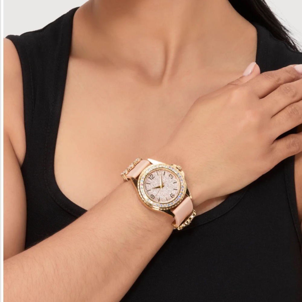 🩷Heart Bear Rhinestone Detail Analog Watch